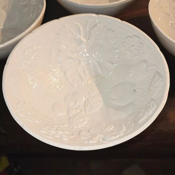 Over and Back Bowls Serving Set of 4 Portugal Embossed Leaves Fruit - Picture 2 of 8
